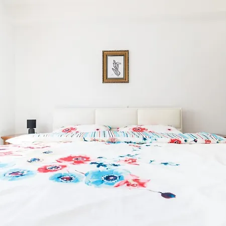 Andre Apartment